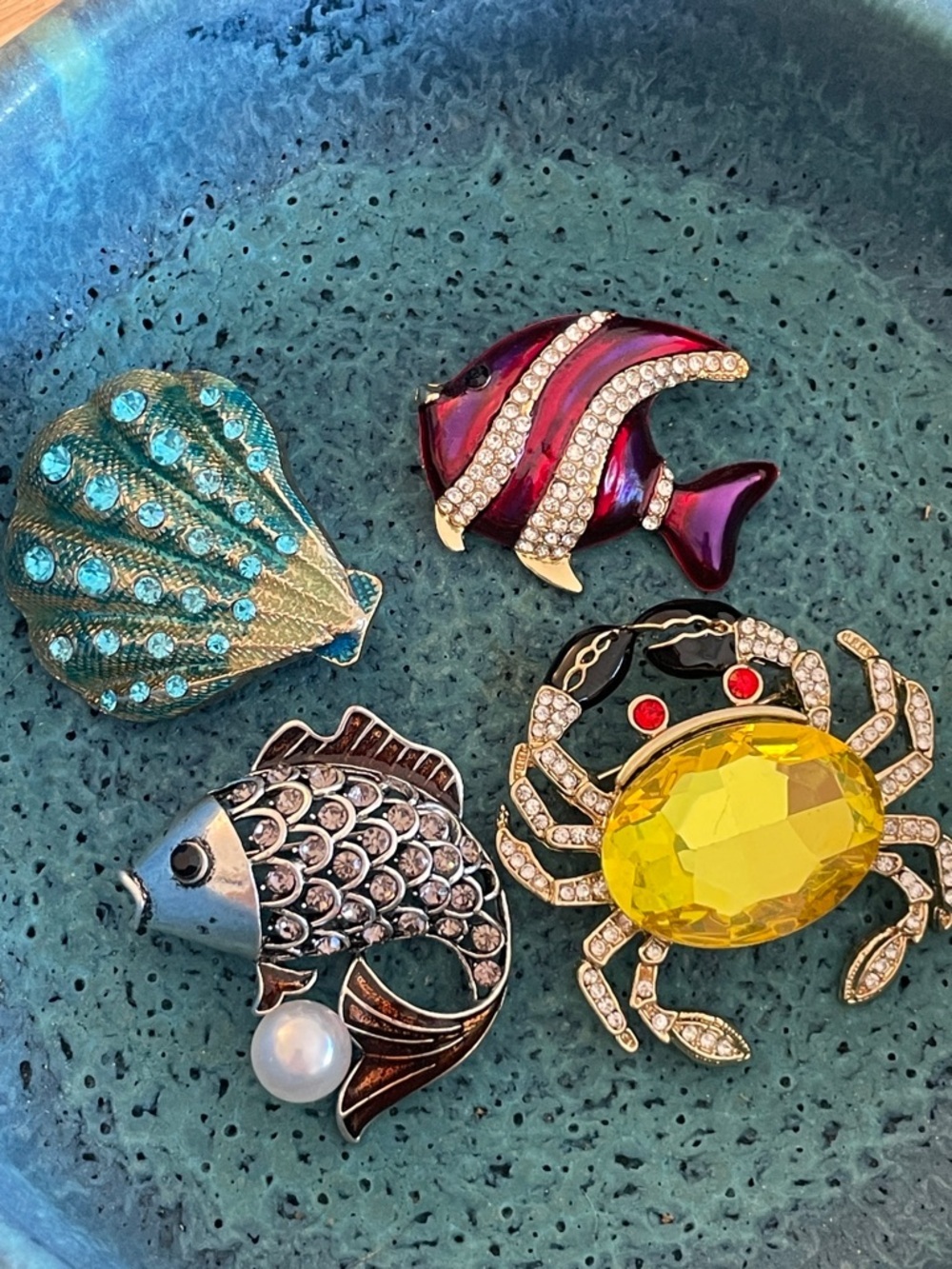 Ocean Brooch Bundle Crab Fish Shell Coastal Resort Vacation Statement Jewelry Se - Picture 8 of 8